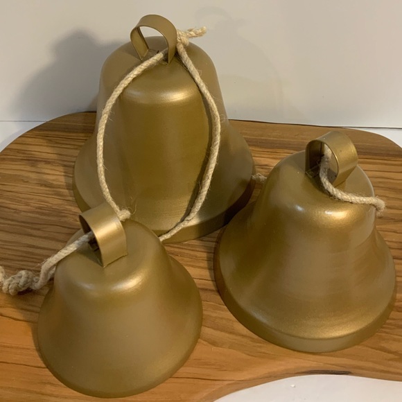 SALE TONIGHT ONLY! Golden Metal Bell 🔔 - Picture 6 of 9